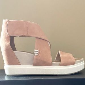 Adorable Scout sandal by Dr.Scholls!!!!!